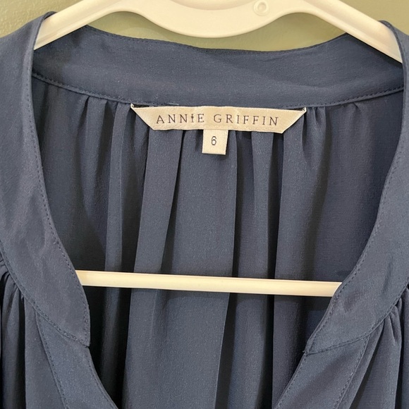 ANNIE GRIFFIN Womens Sz 6 SILK BLOUSE Tunic Top Blue Button Up 3/4 Sleeve V Neck - Picture 5 of 5